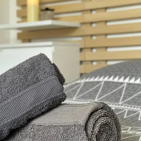 Plein Centre, Calme Et Lumineux Apartamento Mandelieu